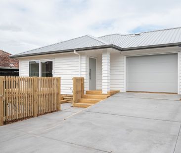 1347C Victoria Street - Photo 6