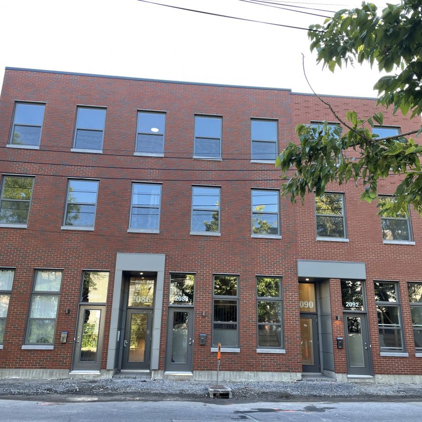 2086 Rue Harmony, #6 - Photo 1