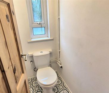 3 bedroom end of terrace house to rent - Photo 5