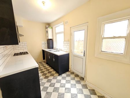 2 Bed Mid Terrace Bolton Road Leicester LE3 - Ace Properties - Photo 3