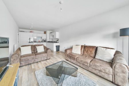 Bell Farm Way, Walton-on-Thames - 1 bedroomProperty for lettings - Seymours - Photo 2