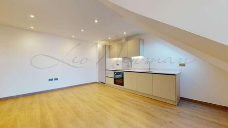 Harvest Lane, Thames Ditton, KT7 - Photo 2