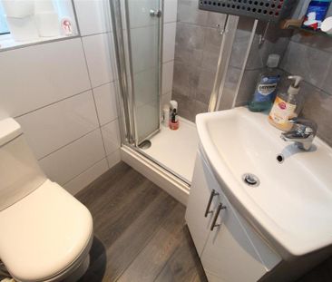 3 bedroom private hall to rent - Photo 1