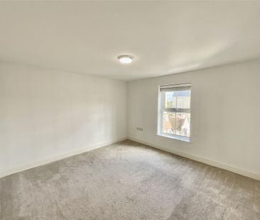 9 Esplanade Gardens, YO11 2AW, Scarborough - Photo 3