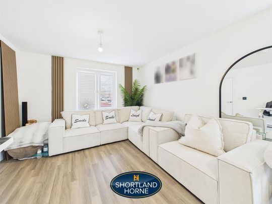 4 bedroom detached house to rent - Photo 1