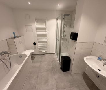 Sanierte 4-Raumwohnung mit großem Balkon und Blick ins Grüne! - Photo 3