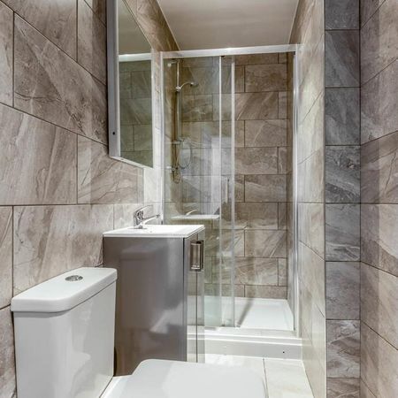 1 bedroom serviced apartment to rent - Photo 4