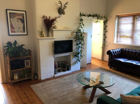 St Kilda East - Photo 2