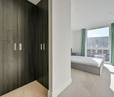 3 bedroom flat to rent - Photo 6