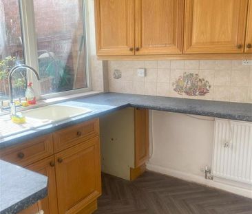 3 bedroom end of terrace house to rent - Photo 5
