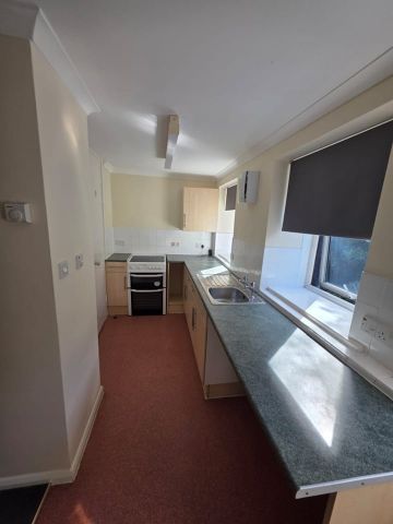 1 Bed Flat, Tyrell Court, SO18 - Photo 3