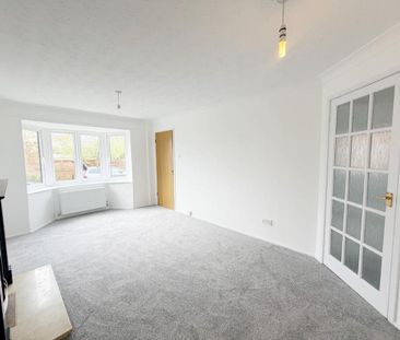 2 bedroom semi-detached bungalow to rent - Photo 2
