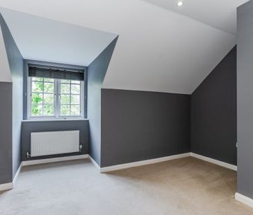 3 bedroom flat to rent - Photo 6