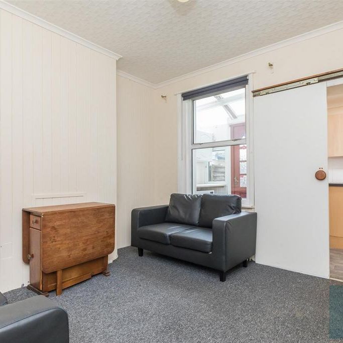 4 bedroom terraced house to rent - Photo 1