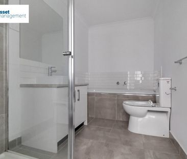 12 Valrena Way, Pakenham, Vic 3810 - Photo 5