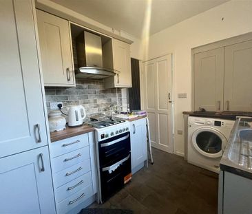 3 bedroom semi-detached house to rent - Photo 6