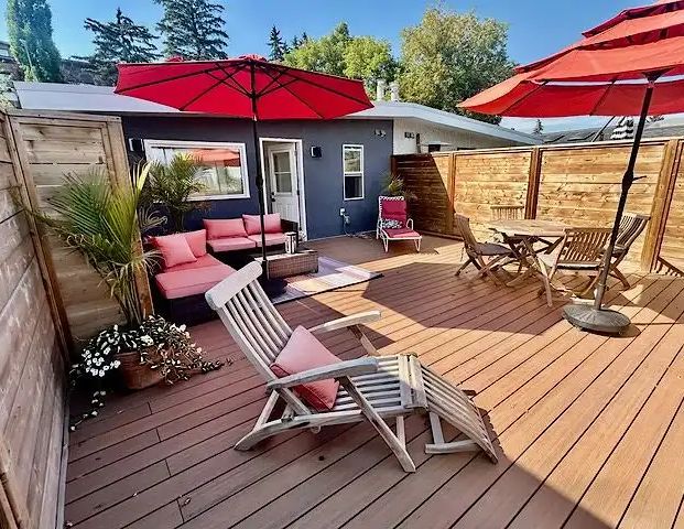 DELUXE HOME w/ LG. ROOFTOP DECK & VIEW | Calgary - Photo 1