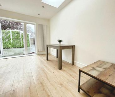 4 bedroom end of terrace house to rent - Photo 3