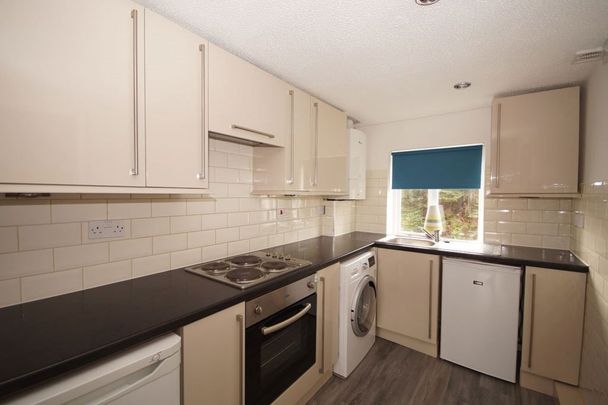 A 1 Bedroom Flat in Bishops Cleeve GL52 8TE - Photo 1