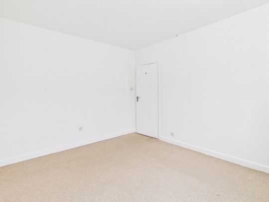 Ethorpe Crescent, Gerrards Cross, Buckinghamshire,SL9 - Photo 1