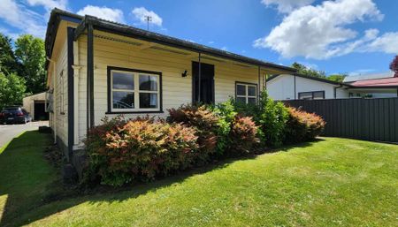 FOUR BEDROOM FAMILY HOME IN ELTHAM - Photo 3