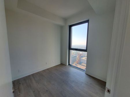 For Lease - 8 Cumberland Street Unit# 4402, Toronto, Ontario - Photo 3
