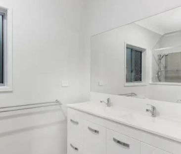 13B Mont Blanc Place - Photo 3