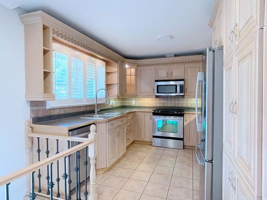 For Lease - 88 Foxbar Road, Burlington, Ontario - Photo 1