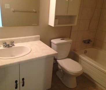 17 Eldon Hall Place - Unit 605 - 2 bed, 1 bath - Photo 3