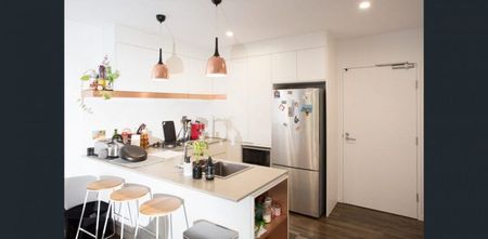 Pet friendly Unfurnished 2 bed, 2 bath, 1 carpark - Photo 3