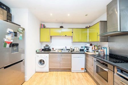 2 bedroom semi-detached house to rent - Photo 4