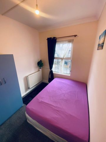 Room in a Shared House, Natal Road, SW16 - Photo 3