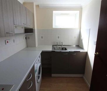 Manor Park House, Bullar Road, Southampton, SO18 - Photo 5