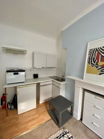1 bedroom in a house share to rent - Photo 4