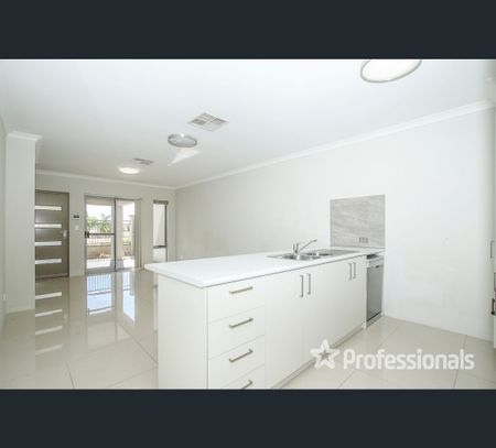9/89 Redstone Trail, Ellenbrook, WA 6069 - Photo 2