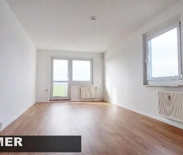 4 Zimmer mit Balkon und EBK, frisch saniert mit Aufzug - Foto 1
