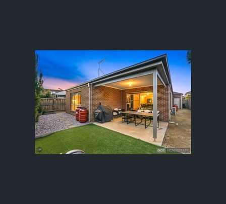 8 Hawker Street, Williams Landing, Vic 3027 - Photo 1