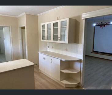 15 Delta Court, Athol Park, SA 5012 - Photo 3