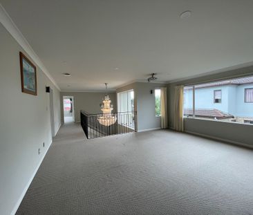 Stunning Home&excl; - Photo 1