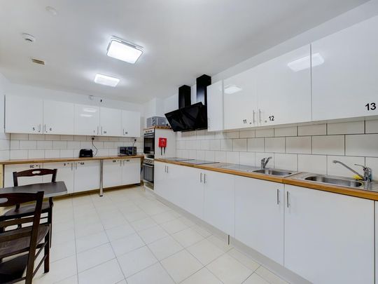 1 bedroom house of multiple occupation to rent - Photo 1