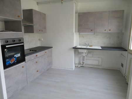 Location Appartement 3 pièces 78m² LE DORAT 87210 - Photo 2