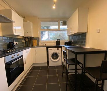 4 bedroom flat share to rent - Photo 5