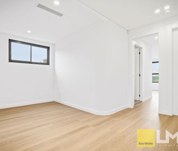 BRAND NEW LUXURY HOME - Photo 6