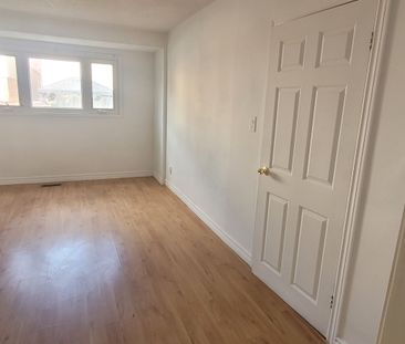 For Lease - 28 Greenleaf Terrace Unit# Ground Floor, Toronto, Ontario - Photo 2