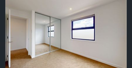 Fresh, Modern, and Minutes from the Beach - Photo 5