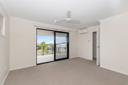 Where Luxury Meets Comfort in This Impressive Residence! - Photo 4