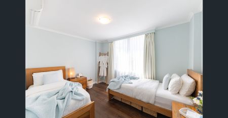 Newly renovated furnished Bondi apartment - Photo 4