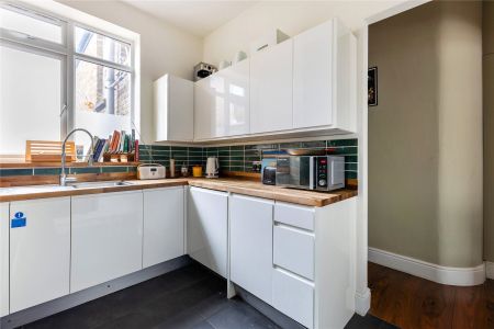 St. Margarets Road, St Margarets, Twickenham, TW1 flat to rent - Photo 2