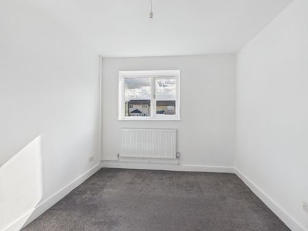 2 Bedroom - Photo 3