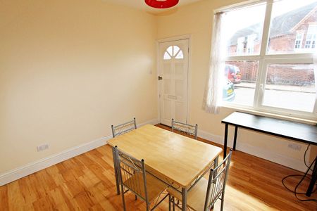 105 Rendell Street - Photo 3